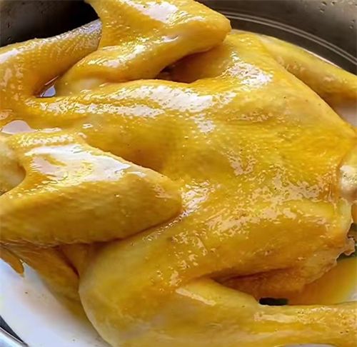 年夜饭之盐焗鸡,色泽金黄皮脆肉嫩,万事大吉大利事事吉祥如意__财经