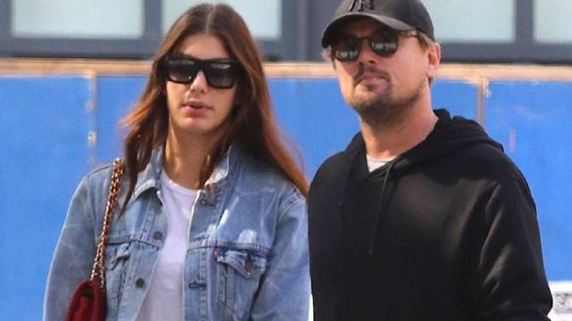 "小李子"莱昂纳多与女友现身街头