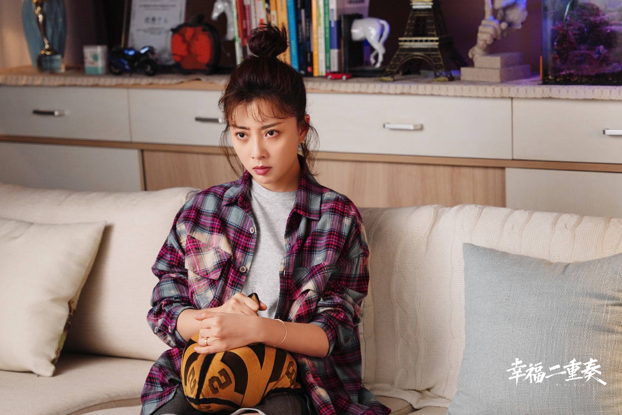 殷桃一个背影杀冲上热搜 作品拿奖无数新剧即将冲顶2022白玉兰