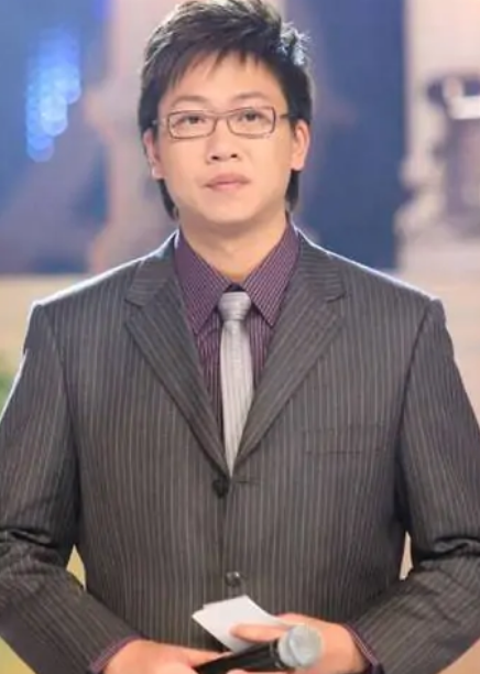 东方卫视春晚主持人曝光曹可凡稳坐一哥唐嫣台风不输科班人士