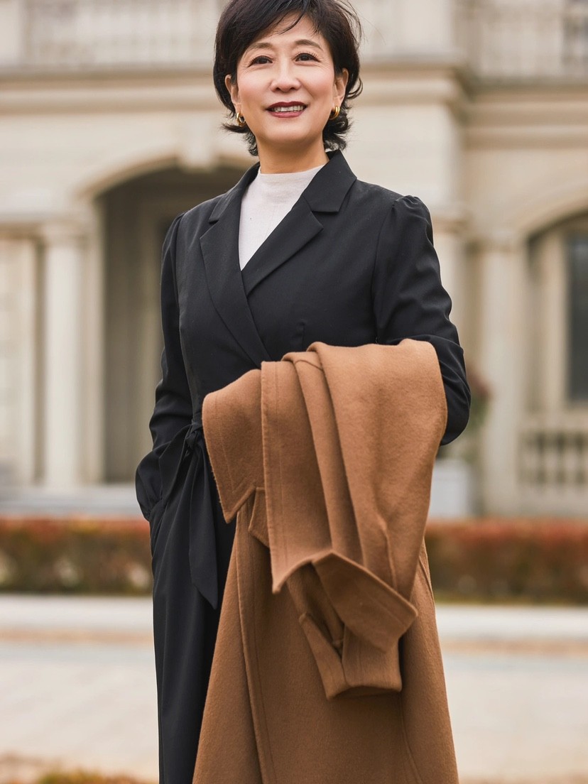 等我退休后,有这位阿姨一半会穿也满足了,60 依然时尚气质|气质|造型