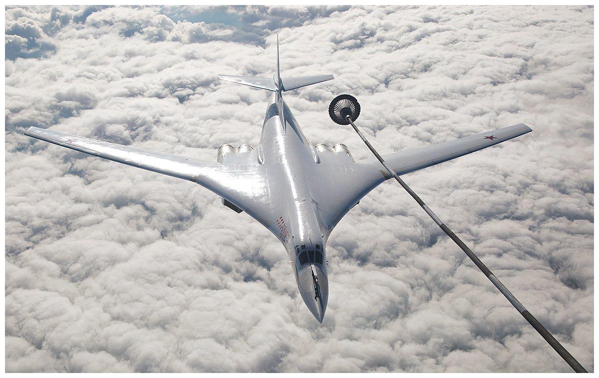 俄一流战略轰炸机图160m来了其最大载弹量超40吨