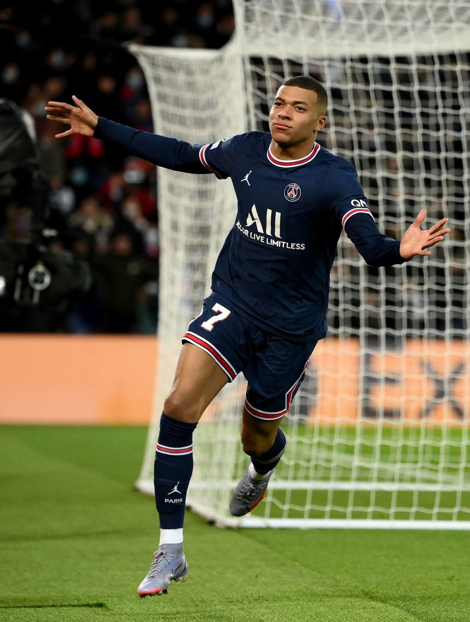 关于姆巴佩|姆巴佩|皇马|巴黎圣日尔曼_新浪新闻