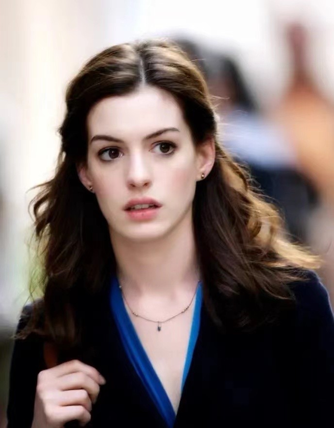 39岁安妮海瑟薇黑丝配大衣,身材依旧傲人,网友:梦回普拉达女王休闲区蓝鸢梦想 - Www.slyday.coM 39岁安妮海瑟薇黑丝配大衣,身材依旧傲人,网友:梦回普拉达女王休闲区蓝鸢梦想 - Www.slyday.coM