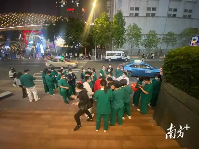 广州一医院停诊！正佳广场热搜第一，官方回应！天河城临时限流并进行核酸检测休闲区蓝鸢梦想 - Www.slyday.coM