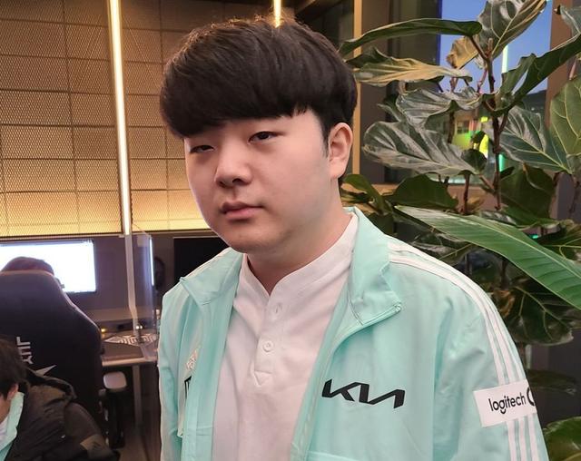 canyon才是状态保持最好打野大叔二叔都拉了三叔今年还未证明