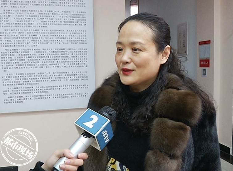 南昌这位门卫大爷被人拍下火遍全国