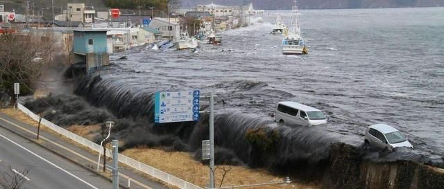 日本9级地震，引发大海啸，最终日本是否会沉没于马里亚纳海沟？休闲区蓝鸢梦想 - Www.slyday.coM