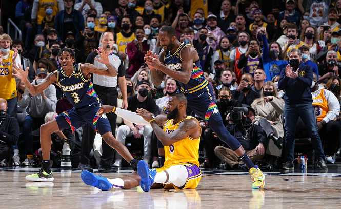 湖人吞37分惨败!掘金盛赞约基奇+詹皇躺枪,沃格尔点出败因休闲区蓝鸢梦想 - Www.slyday.coM 湖人吞37分惨败!掘金盛赞约基奇+詹皇躺枪,沃格尔点出败因休闲区蓝鸢梦想 - Www.slyday.coM