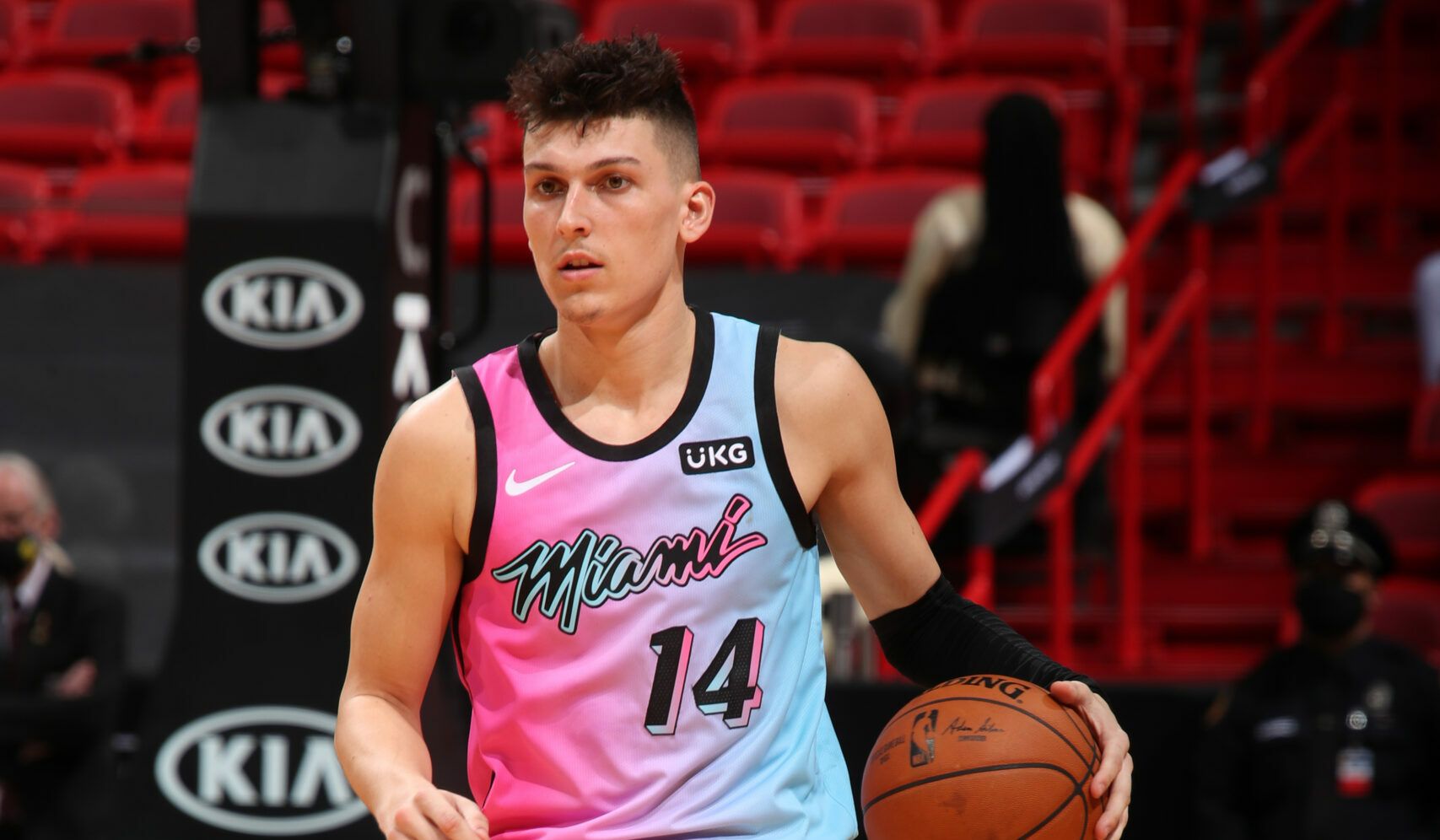 希罗拿不到顶薪?薪资专家的预测也太悲观了吧!休闲区蓝鸢梦想 - Www.slyday.coM 希罗拿不到顶薪?薪资专家的预测也太悲观了吧!休闲区蓝鸢梦想 - Www.slyday.coM