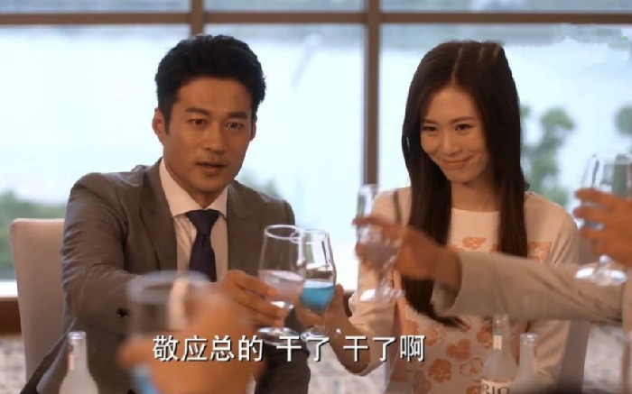 何以笙箫默应晖真的爱赵默笙吗为何婚前婚后都防备算计她呢