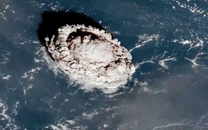 9级地震十年一遇，此次汤加火山喷发200年一遇，危害比地震大多了休闲区蓝鸢梦想 - Www.slyday.coM