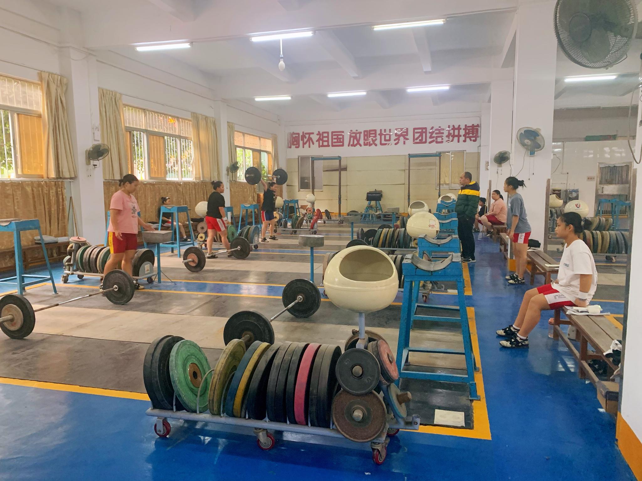 这次团建我们在东莞参观了一个举重博物馆