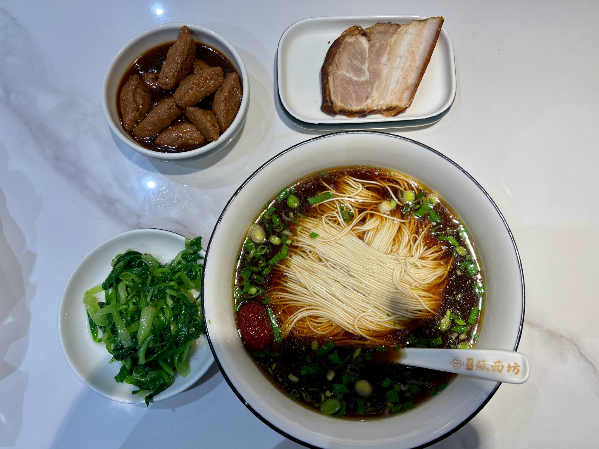 沪晨苏面坊,迄今为止在上海吃到的最正宗的奥灶面……|上海市|苏州|素鸡|焖肉|多汁_新浪新闻