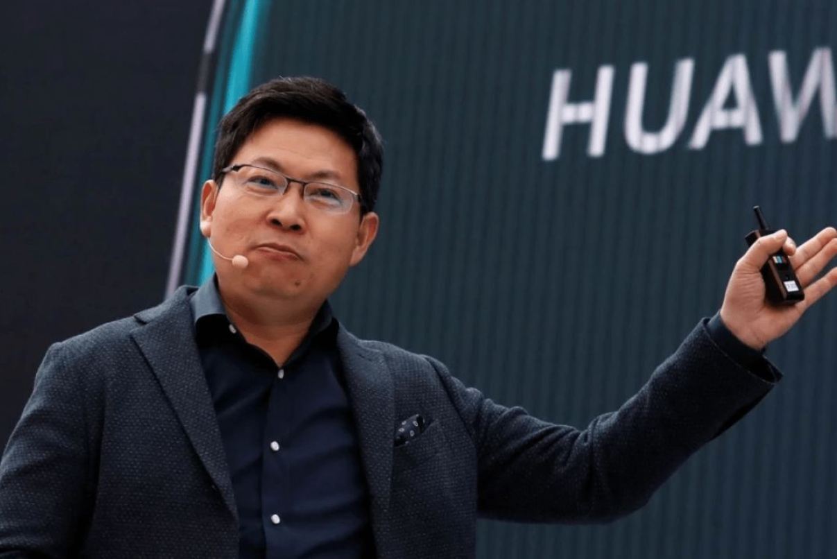 余承东算是"摊牌了"!华为挑战新目标,汽车营收要突破千亿!-新浪汽车