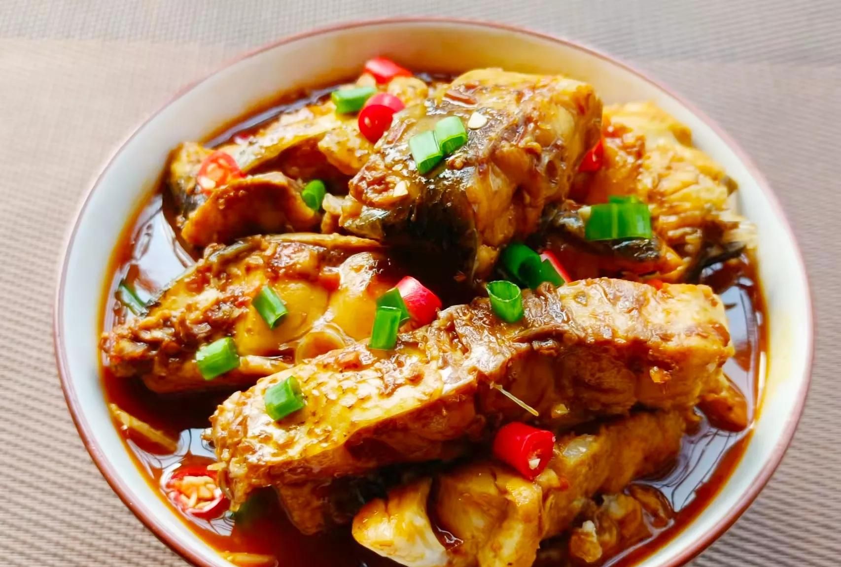 炖鱼怎么做才入味又不易碎记住3个小窍门比大厨做得还要好