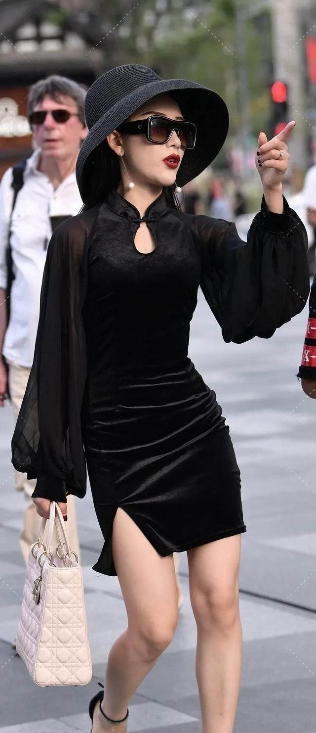 时尚好看的连衣裙装扮显得古韵别致开启优雅靓丽模式气质高贵