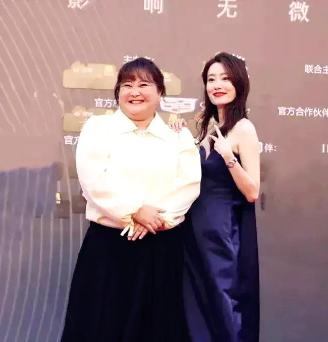 张小斐和贾玲同框一个富态喜感一个优雅骨感女人自律很重要