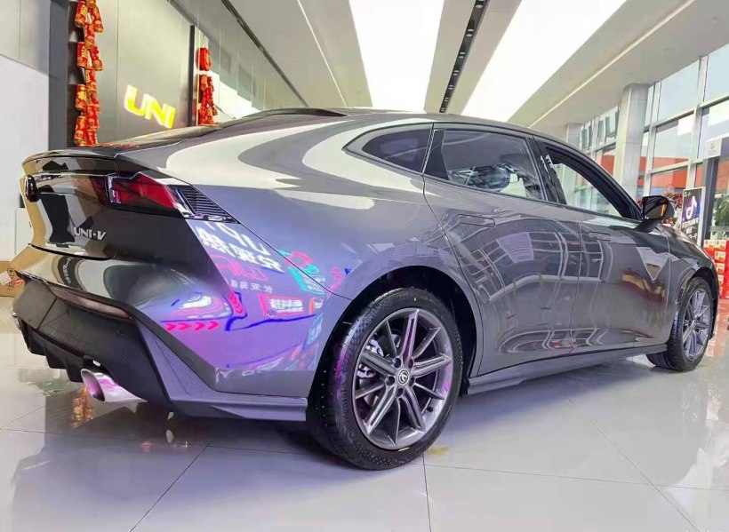 刻在骨子里的运动！长安UNI休闲区蓝鸢梦想 - Www.slyday.coM