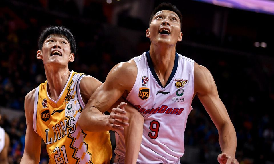 广东队20分惨败，垫脚成常态，挥肘成习惯，杜锋场边沉默一言不发休闲区蓝鸢梦想 - Www.slyday.coM