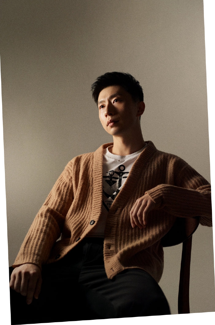 奥运冠军马龙身穿驼色毛衣阳光又温暖网友像邻居大哥哥