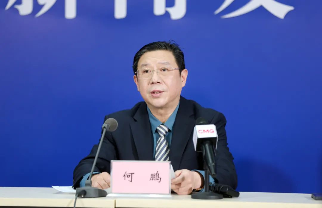 人,二级巡视员何鹏介绍了最新疫情处置情况和医疗救治情况文章来源