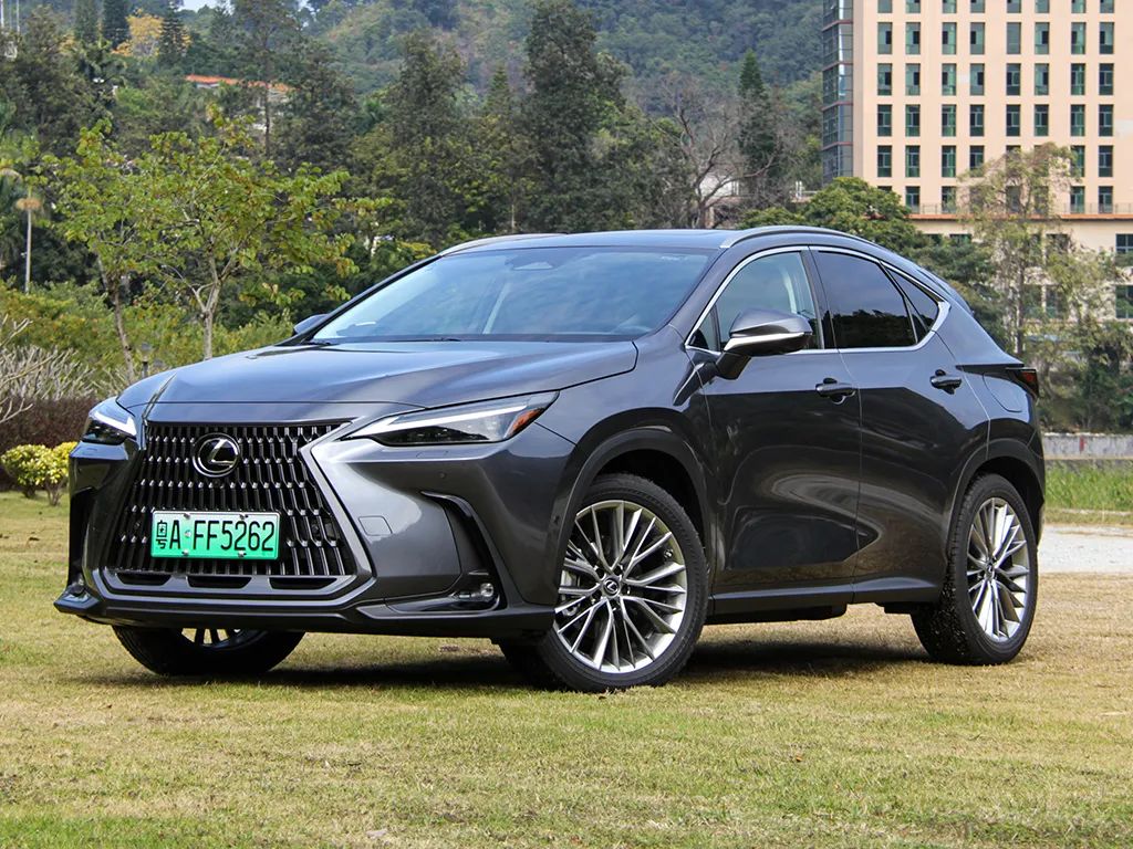 雷车第一款插混来了城市贵族试驾雷克萨斯nx400h