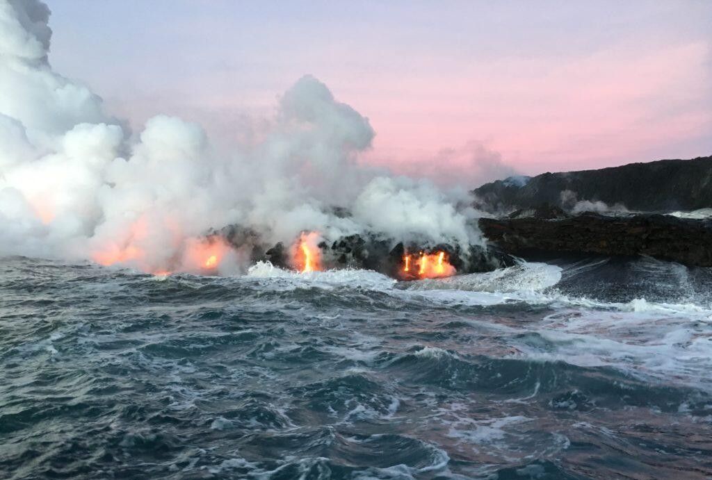 汤加火山爆发，地球升起蘑菇云，冲击波横扫太平洋，该国全境失联休闲区蓝鸢梦想 - Www.slyday.coM