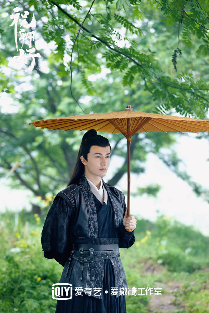 该剧改编自伊人睽睽小说《我的锦衣卫大人》,讲述了刁蛮娇憨又霸道的