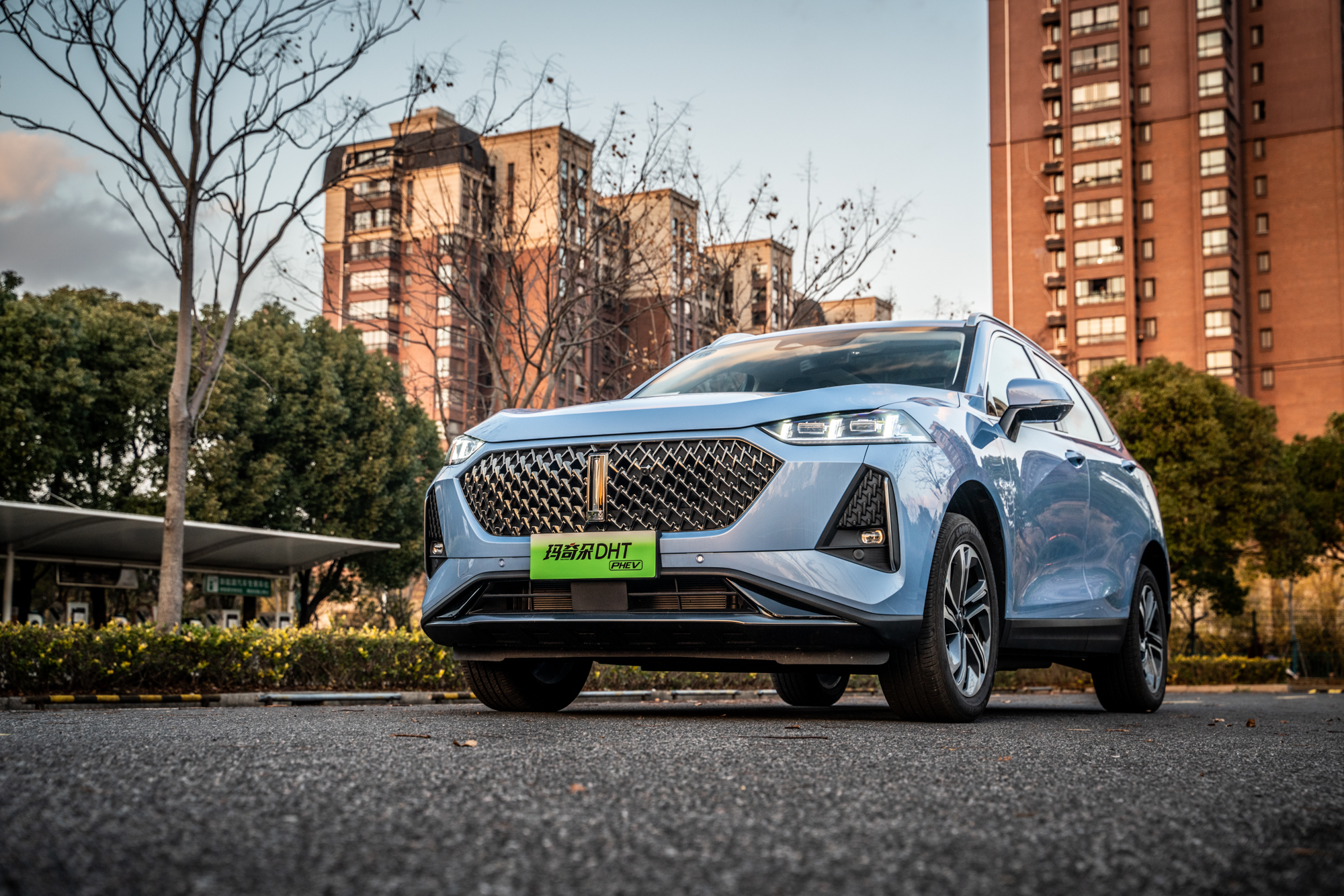 魏牌玛奇朵phev千里玛是省油了但开起来又如何