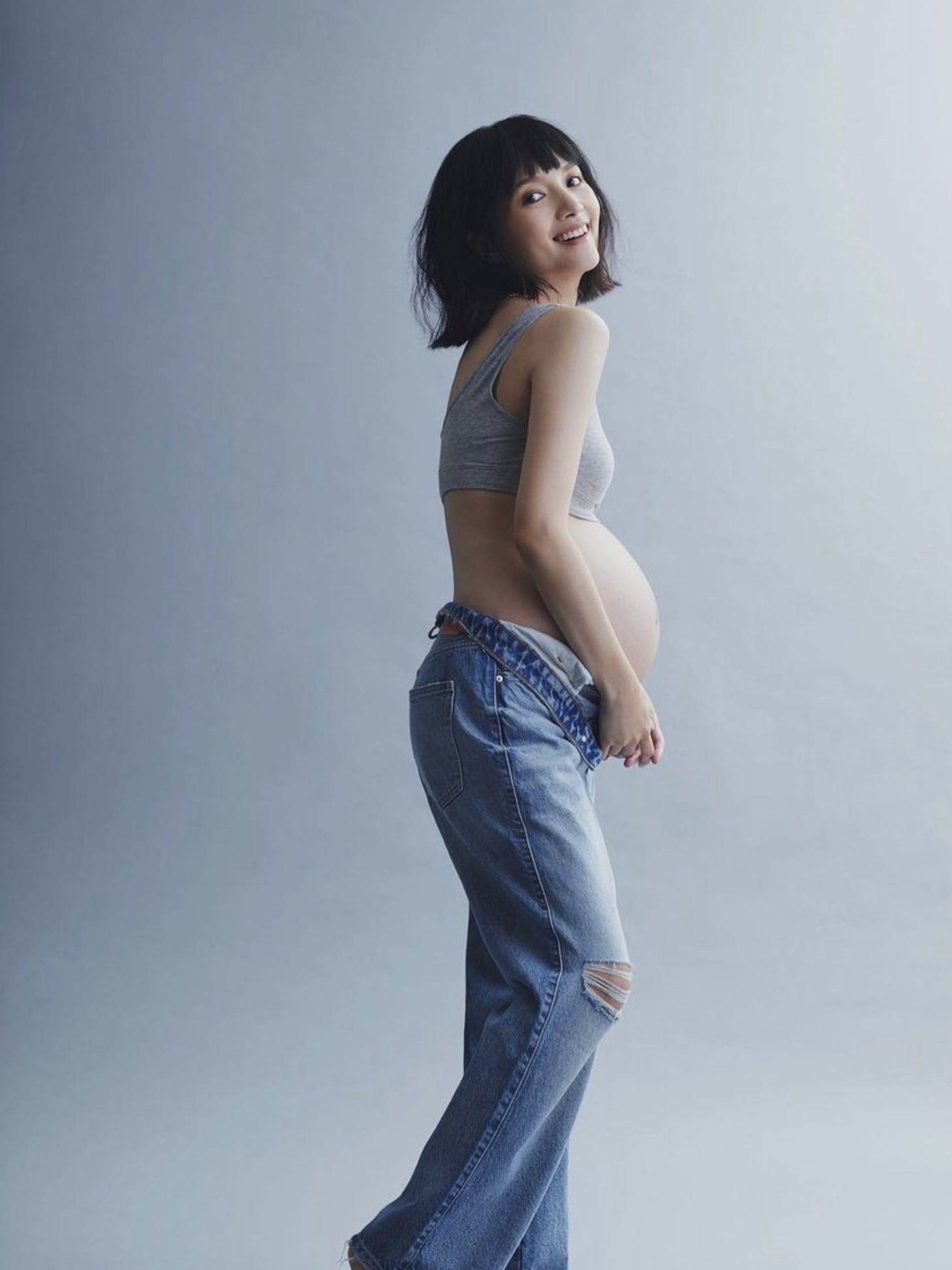 前tvb艺人陈嘉宝第三胎生女丈夫开香槟庆祝四年生了三个女儿