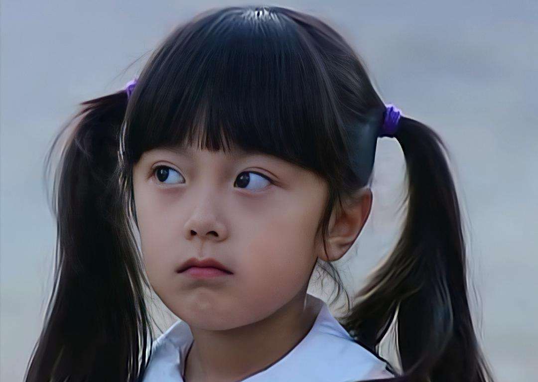 2010年,8岁的赵今麦出演了电视剧《不能没有娘》,这是她第一次拍戏,也