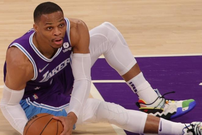 我道歉！詹姆斯公开致歉，威少弟弟鸣不平，名嘴：湖人惨败是好事休闲区蓝鸢梦想 - Www.slyday.coM