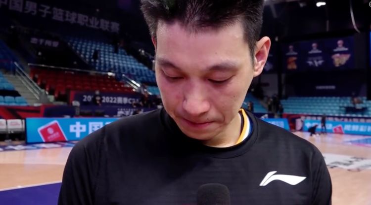 低头叹气,被辽宁球迷网暴,捂脸直哭,让人心疼|林书豪|攻击|歧视_新浪