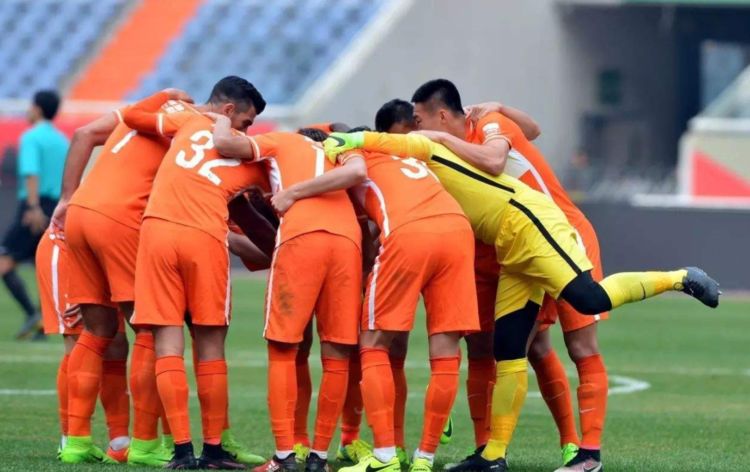 丑闻!山东泰山球员酒吧殴打女生,受害者遍体鳞伤,警方介入调查休闲区蓝鸢梦想 - Www.slyday.coM 丑闻!山东泰山球员酒吧殴打女生,受害者遍体鳞伤,警方介入调查休闲区蓝鸢梦想 - Www.slyday.coM