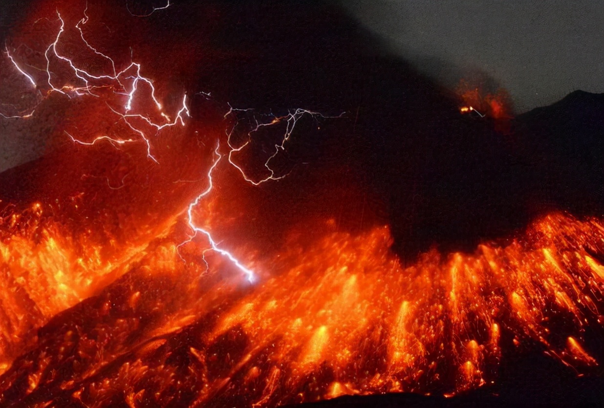 汤加火山喷发过程图片