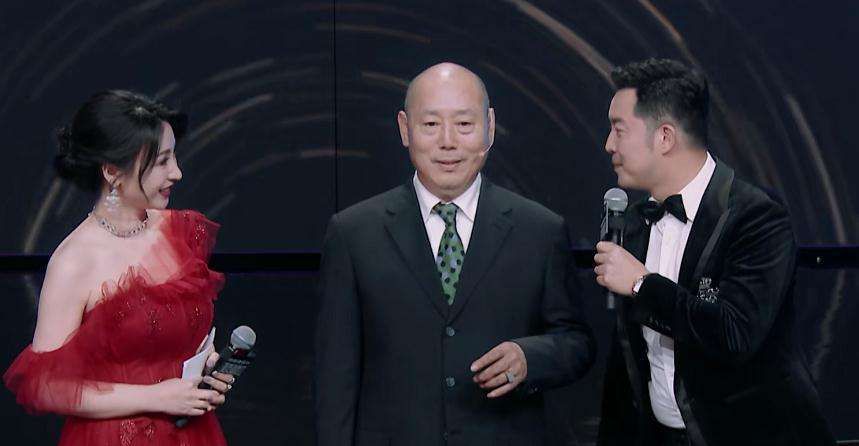 李成儒的儿子李大海在没有爱的环境里带泪成长37岁仍未婚