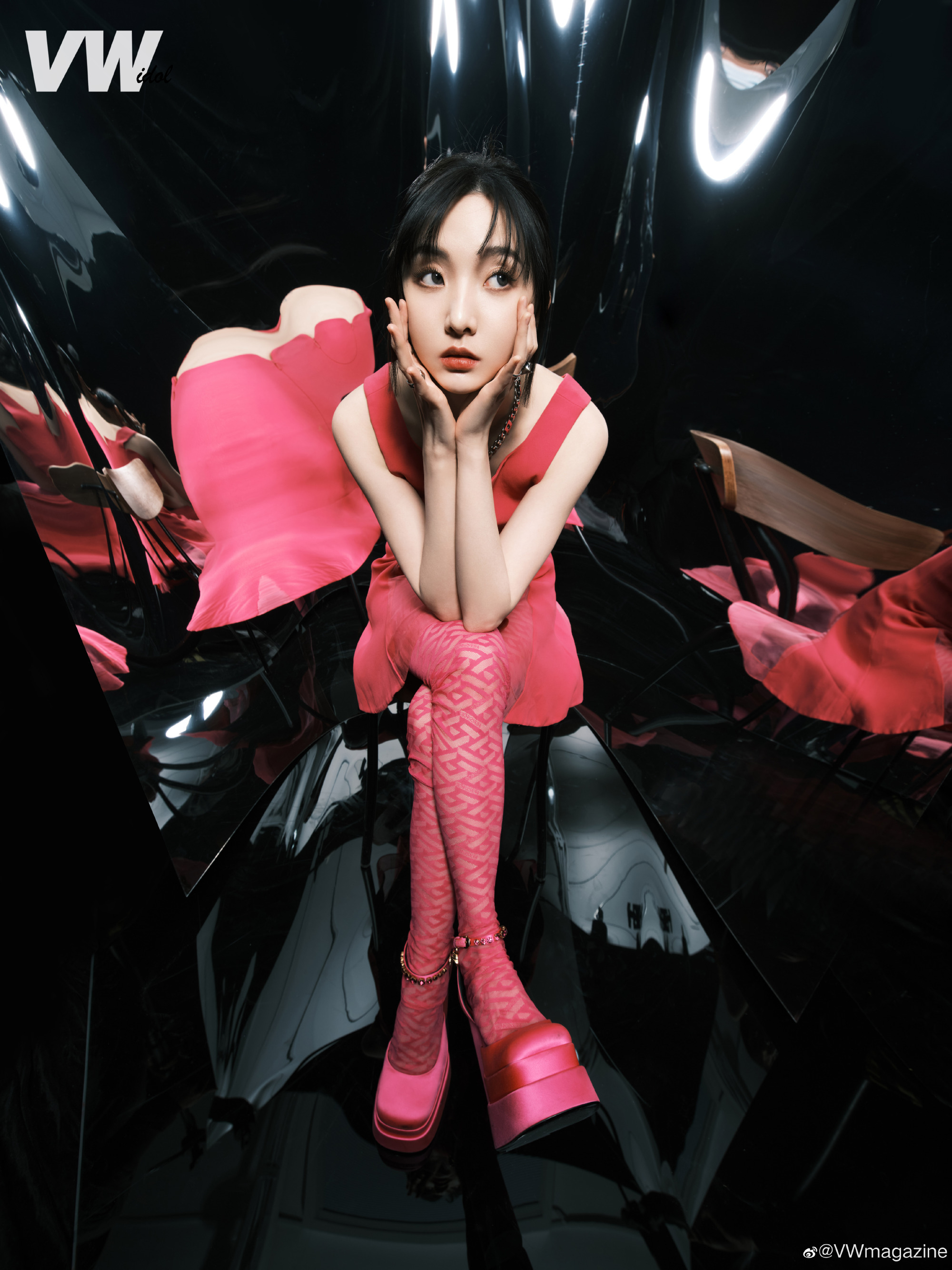 郑乃馨×《vwidol》杂志一月封面大片释出!