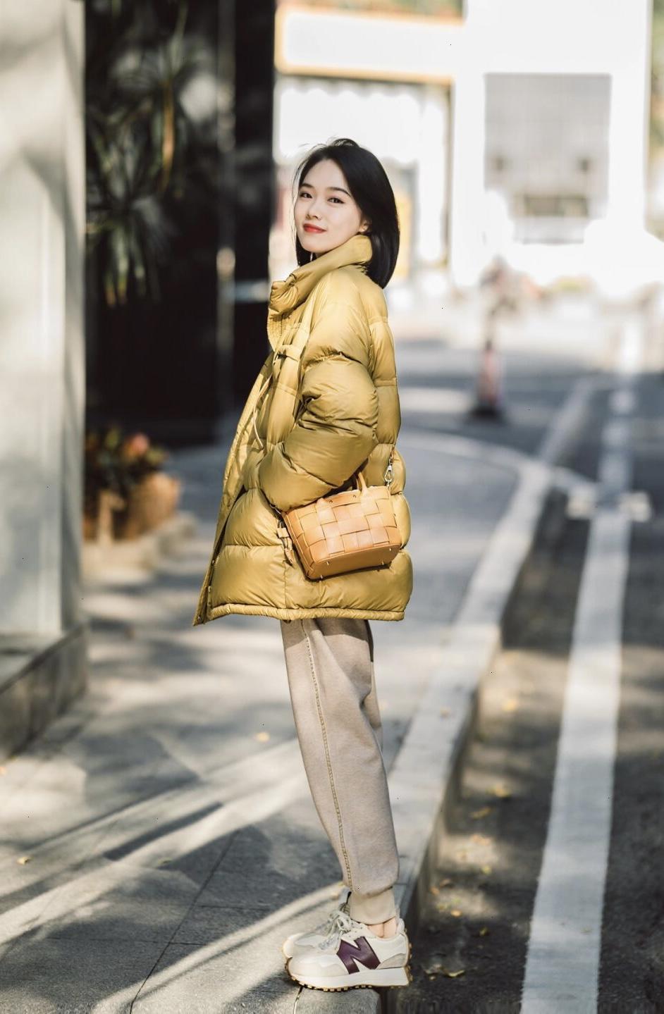 羽绒服才是冬季穿搭的yyds时髦百搭又保暖普通人也能驾驭