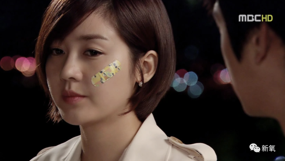 41岁韩星成宥利诞下双胞胎女儿