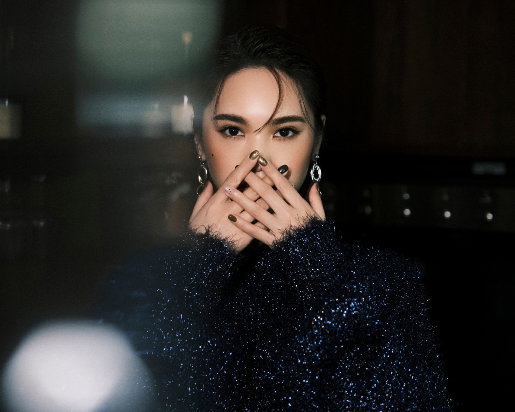 杨丞琳最新写真曝光 眼神凌厉气场全开|杨丞琳|写真曝光_新浪新闻