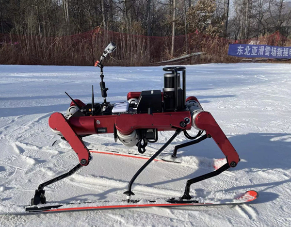 六足，双板，灵活避障！这个来自上海交大的滑雪机器人有点帅休闲区蓝鸢梦想 - Www.slyday.coM