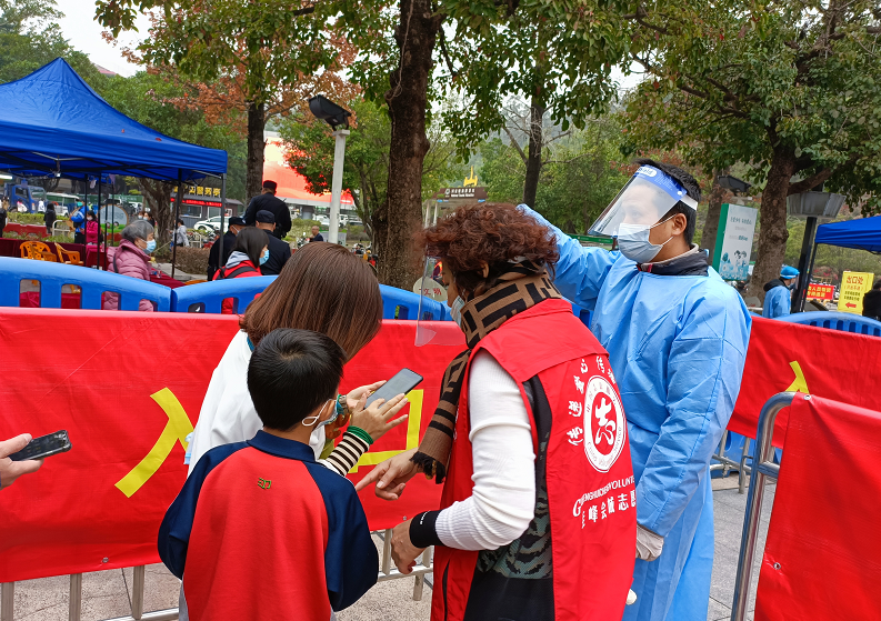 疫不容辞江门41878名志愿者助力核酸筛查一线