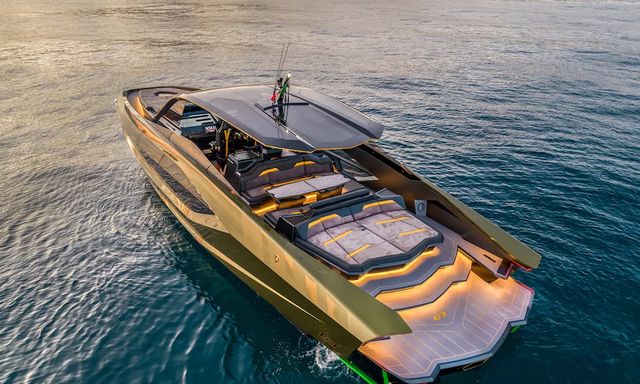 63节的海上狂野公牛限量版兰博基尼63游艇