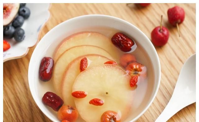 每天坚持吃一个煮熟的苹果有什么好处这几类人或可多吃点