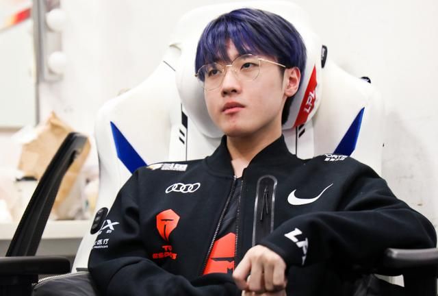 tes小鹏力挺队友:大家别戴有色眼镜看我们的辅助|辅助|队友|春季赛