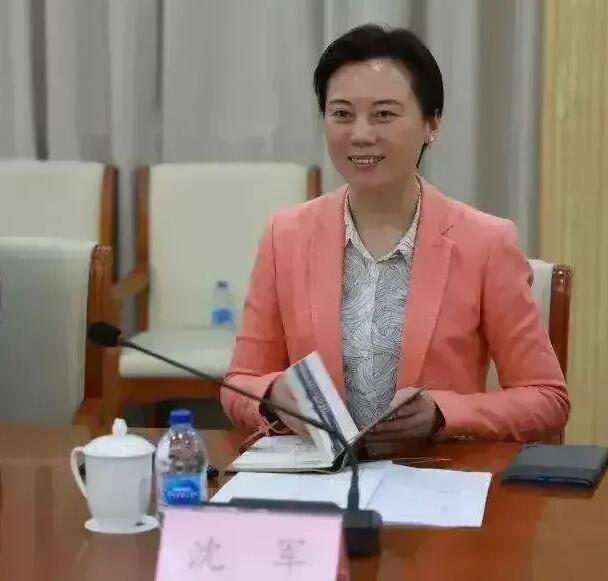 东方卫视的滑稽演员做广告影响观看体验网友呼吁沈军下重手整治