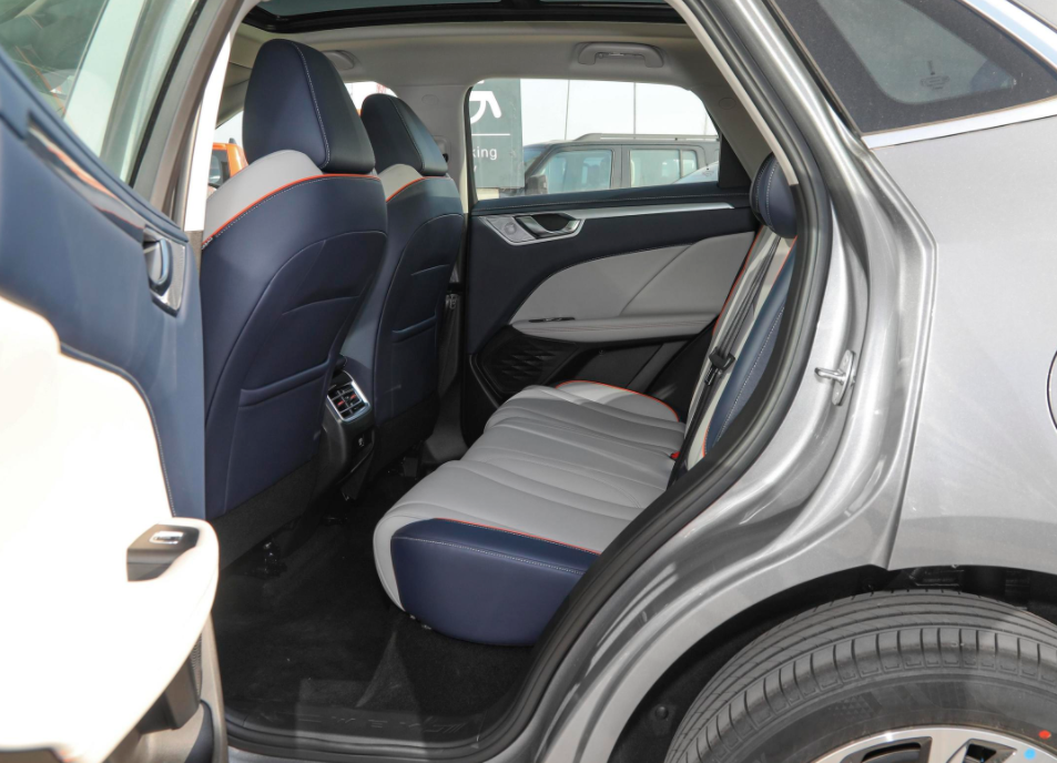 玛奇朵dhtphev解析72秒破百轴距2710mm选哪款车型实惠