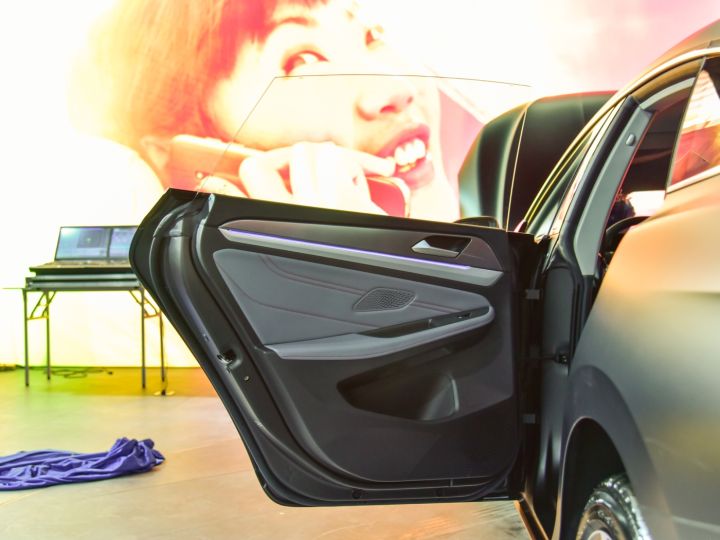 全新大众凌渡首发无框车门大溜背双联屏这颜值也太帅了吧