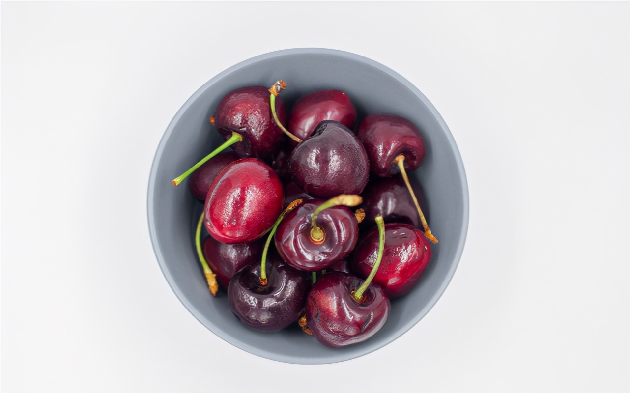 车厘子和樱桃，都是“补血之王”吗？谁的营养价值更高？早做了解休闲区蓝鸢梦想 - Www.slyday.coM